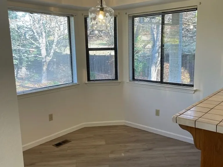 3706 Mount Ashland Ave — Photo 7