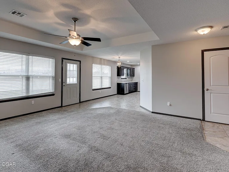 1233 Montana Pl — Photo 9
