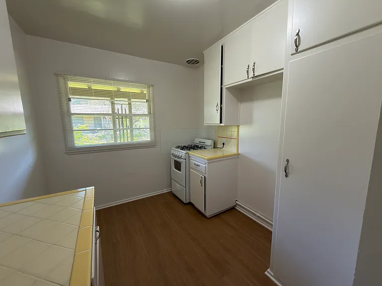 322 S Clark St #322 — Photo 5