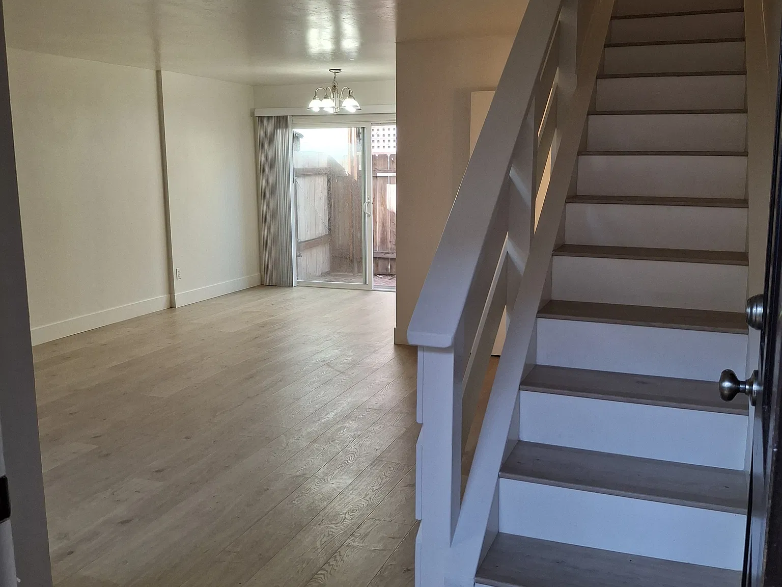 2 bed, 1.5 bath, 940 sqft, $3,420 — Photo 1