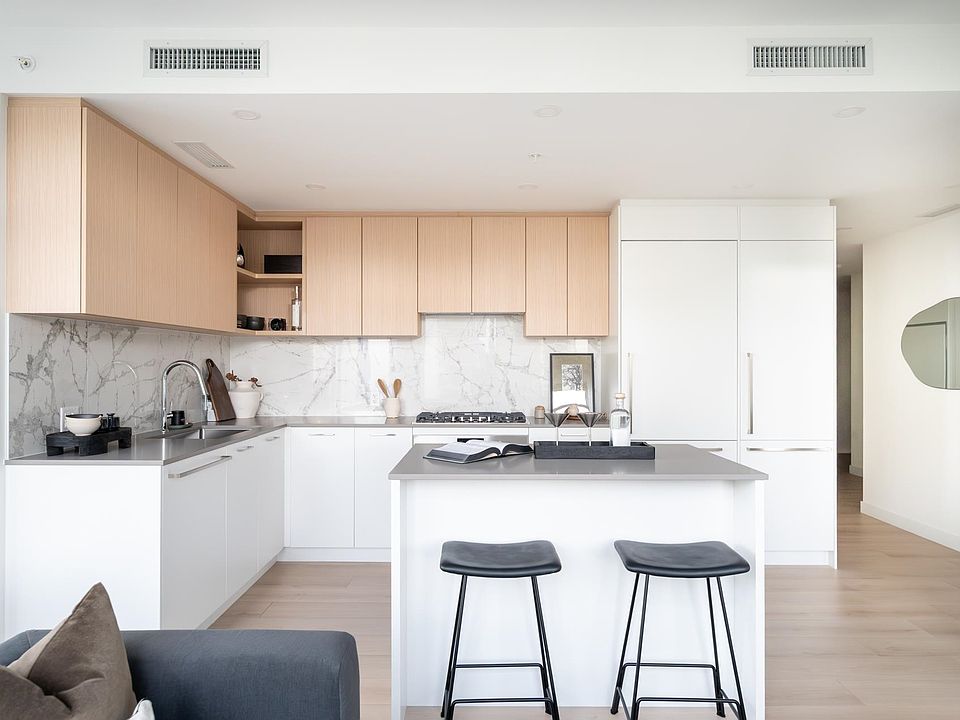 1st image of 6468 Willingdon Ave #3706