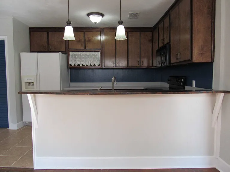1401 Brown Ave — Photo 13