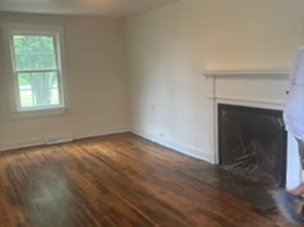 270 Grass Ct, Keswick, VA 22947