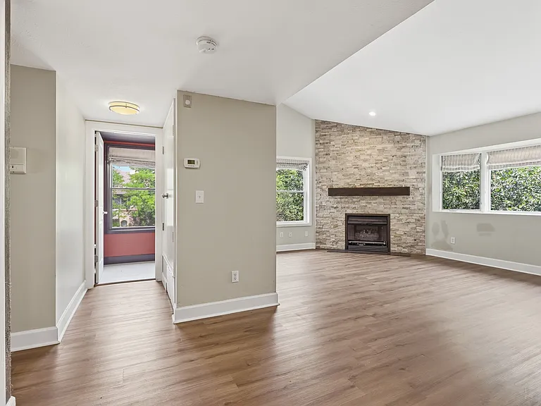 221 S Garfield St #211 — Photo 11