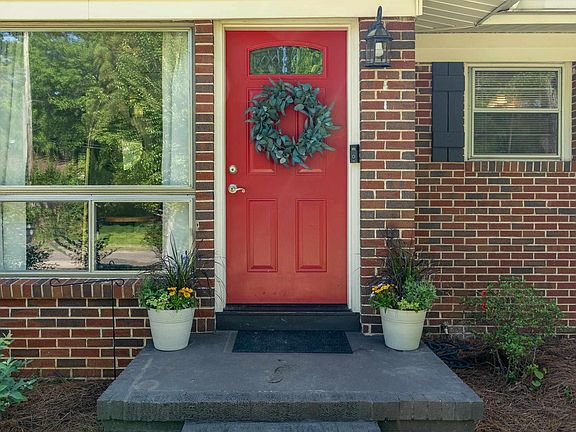 4th image of 125 Briar Grove Dr