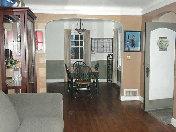 living room to dining room