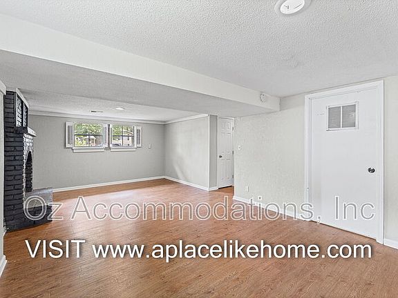 5th image of 1105 W Elm Ter