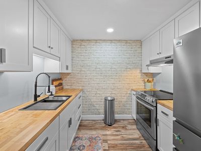 75 Huntoon Memorial Hwy APT 1-3, Leicester, MA, 01524