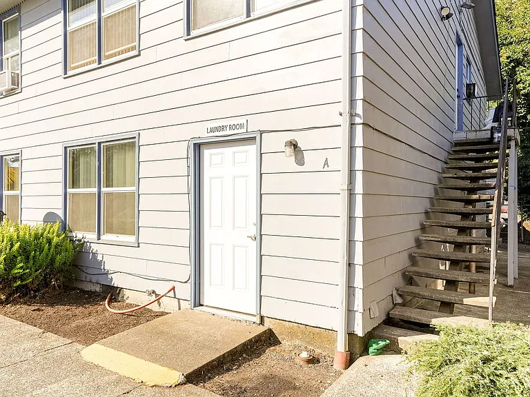 232a-Martha Washington Apartments — Photo 18