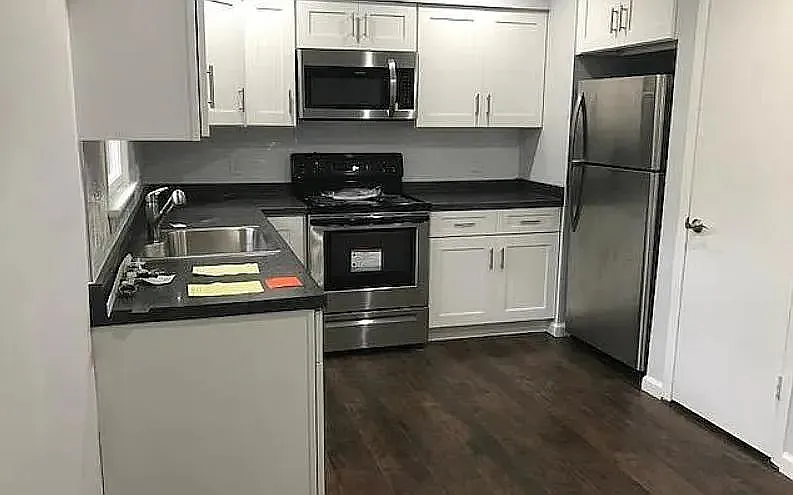 4 bed, 1184 sqft, $3,100 — Photo 2