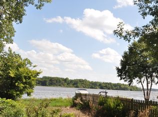 27607 W Lake Shore Dr, Spring Grove, IL 60081