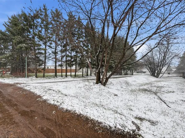 746 7th STREET E, Prince Albert, SK S6V 0T1