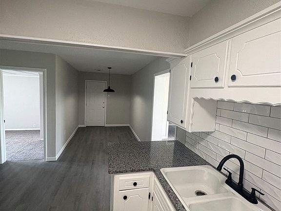 5th image of 425 Cottonwood St