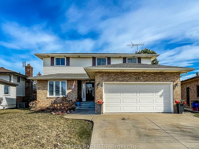 196 Shannon Pl — Photo 1
