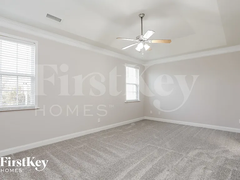 182 Norwich Dr — Photo 11
