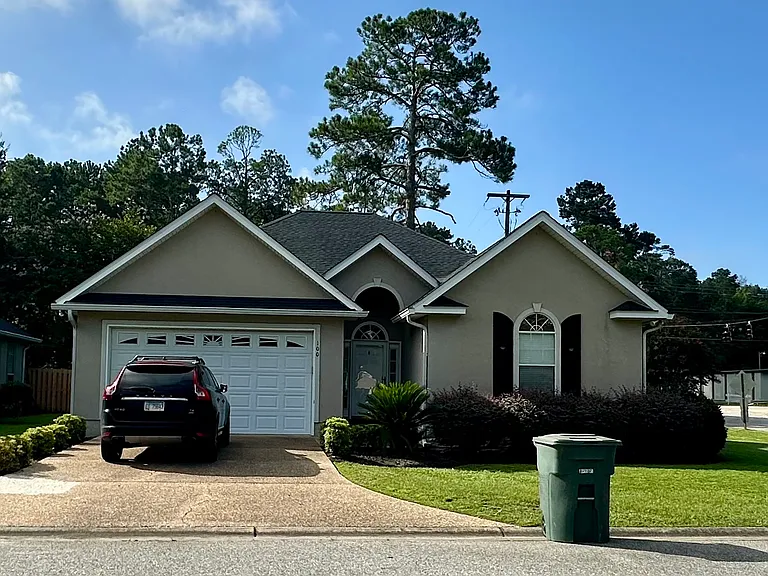 100 Summercreek Cv — Photo 1
