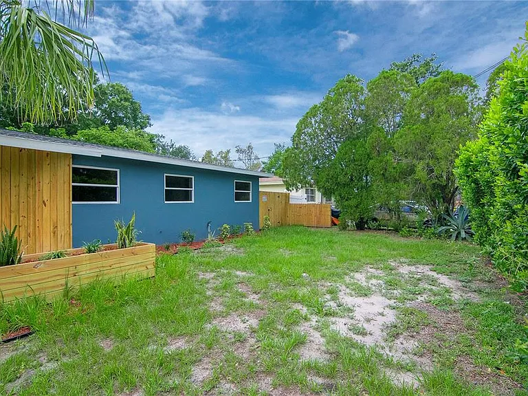 3708 W Tyson Ave — Photo 4