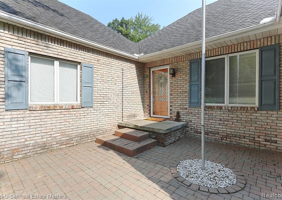 4280 Old Dr, Fort Gratiot, MI 48059 MLS 20230061776 Zillow