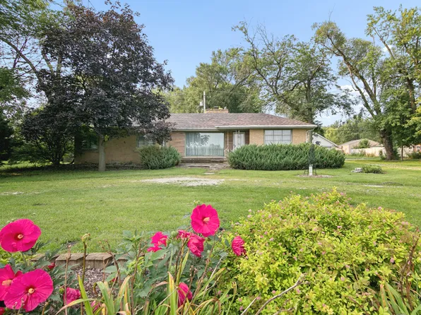 2098 W 2000s Rd, Kankakee, IL 60901