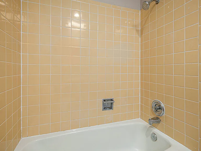 4379 W Ponds Cir — Photo 8