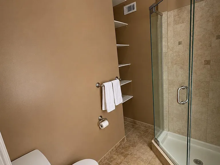 1713 Green St #1 — Photo 6