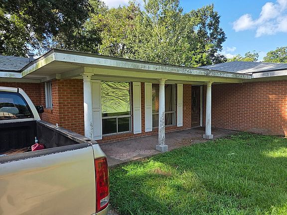 3rd image of 112 Lita Dr