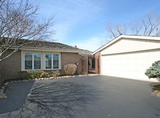 78 Briarwood Cir, Oak Brook, IL