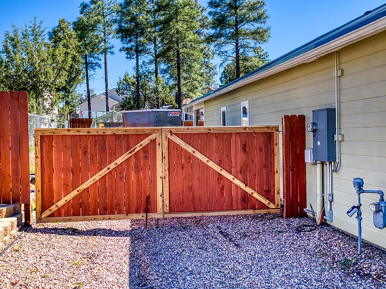 1141 W Cross Creek Ln — Photo 26
