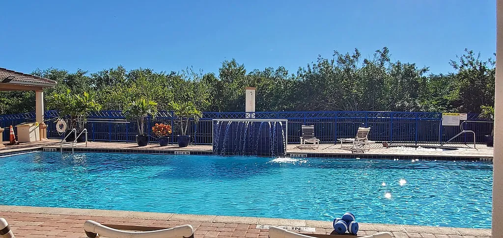 53) M&R Beach Getaway (5300-3-503-MS/RS) 2151723 - 1 — Photo 1