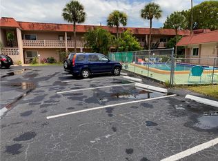 1616 Redwood St APT 10, Sarasota, FL 34231