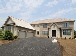 97 Elm Rd, Lincolnshire, IL 60069