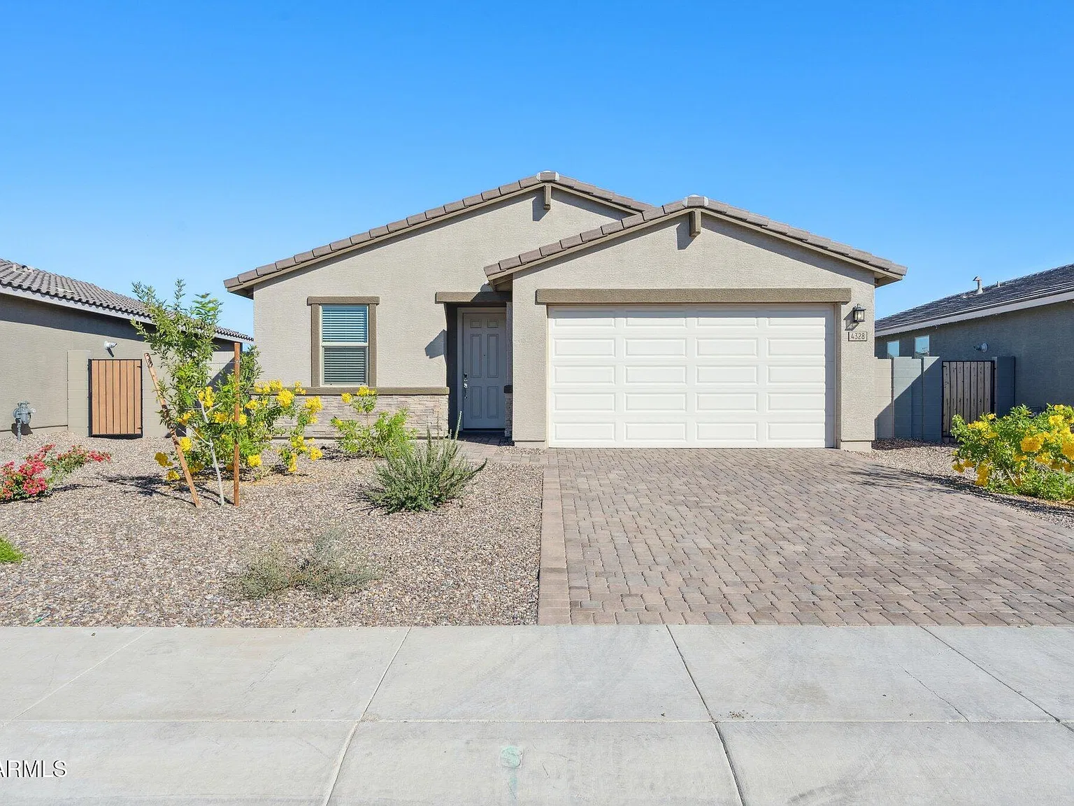 4 bed, 2.0 bath, 1832 sqft, $2,150 — Photo 1