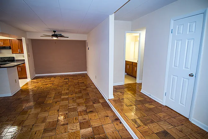 Ashley Apartments — Photo 48