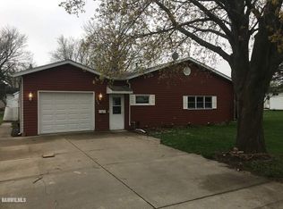 308 W Elm St, Lena, IL 61048