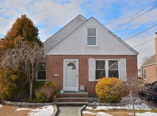 109 Roxbury Rd S, Franklin Square, NY 11010