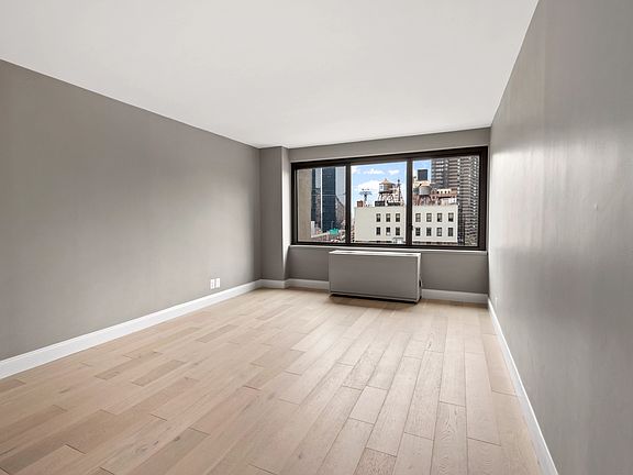 4th image of 300 E 59th St APT 907