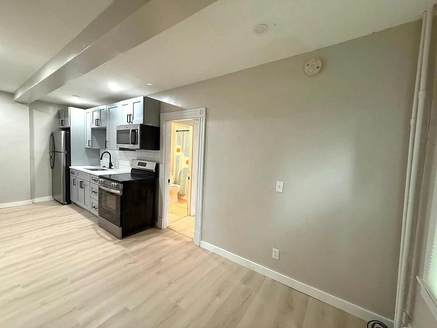 1150 Woodbury Ave — Photo 3