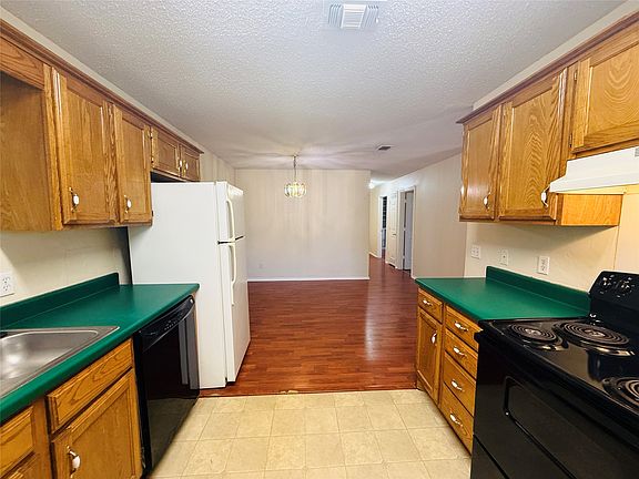 5th image of 735 Anderson Rd