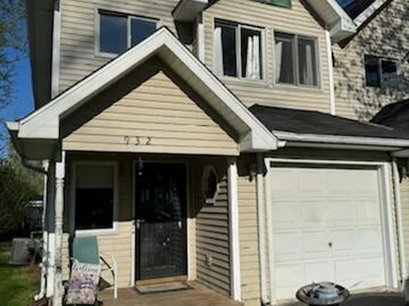 932 Beacon Dr, Hobart, IN 46342