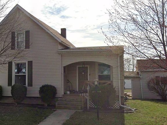 3rd image of 210 N Lawn Ave