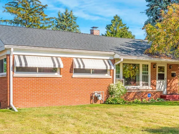 819 S Fulton Ave, Waukegan, IL 60085