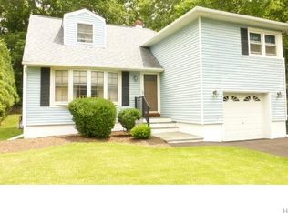 171 Charles Blvd, Valley Cottage, NY 10989