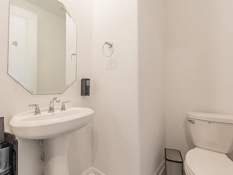 2332 Giona Pl — Photo 34
