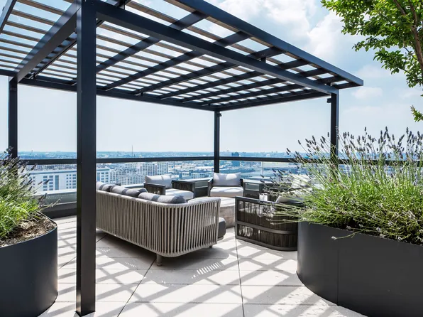 8 Court Square image 12 of 20