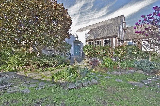 75 Catalpa Ave photo 1