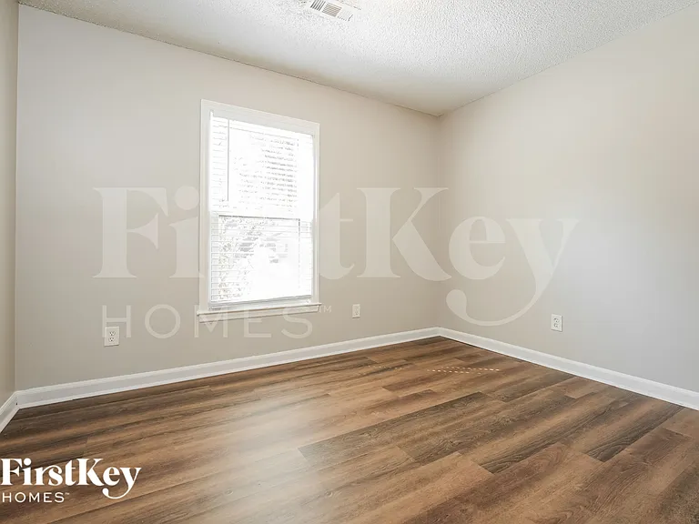 430 Citadel St — Photo 14