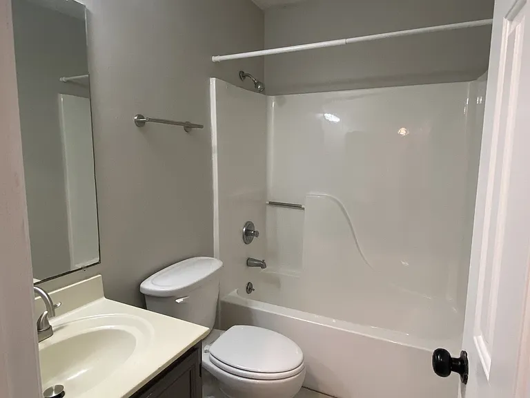 145 Viking Dr #15-1 — Photo 3