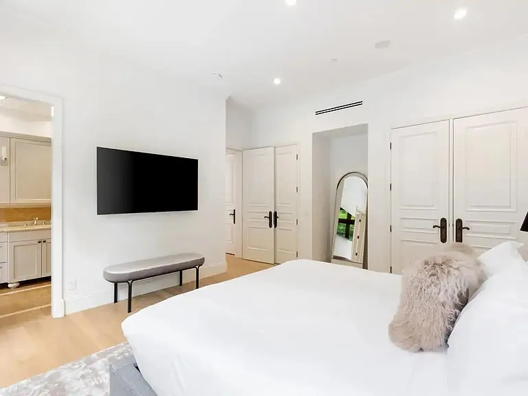 Enjoy a glorious nap on the comfortable bed!