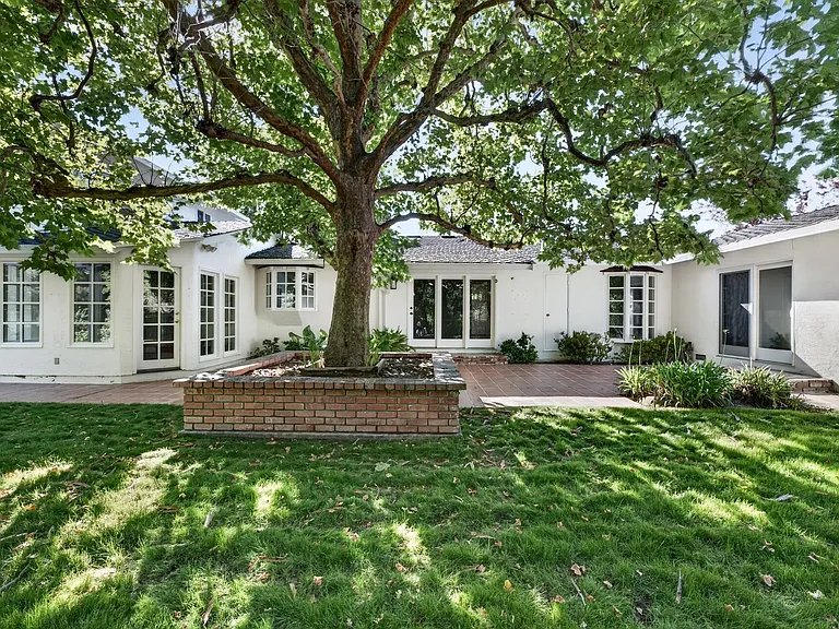 1912 Hannibal Dr — Photo 58