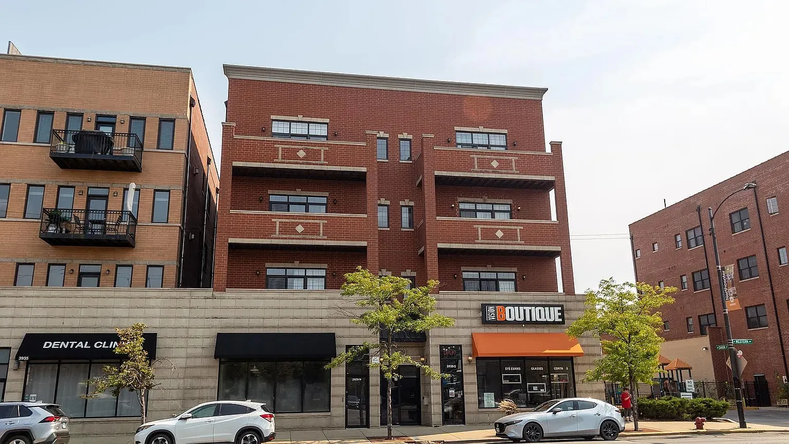 3 bed, 1900 sqft, $4,000 — Photo 1
